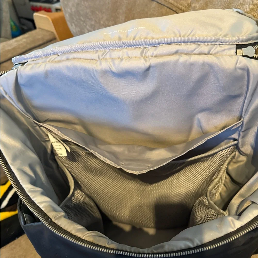 Lululemon diaper bag in black - Picture 2 of 9